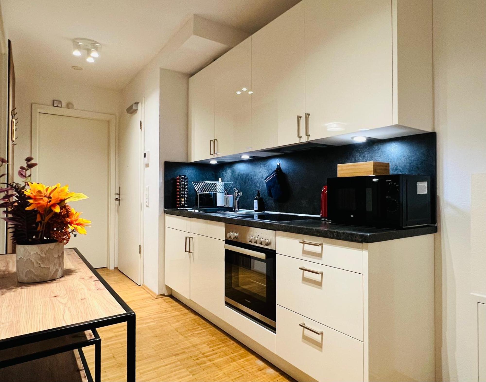 Stylish Apartment Naehe Hbf-Tiefgarage-Lift Hannover Ngoại thất bức ảnh