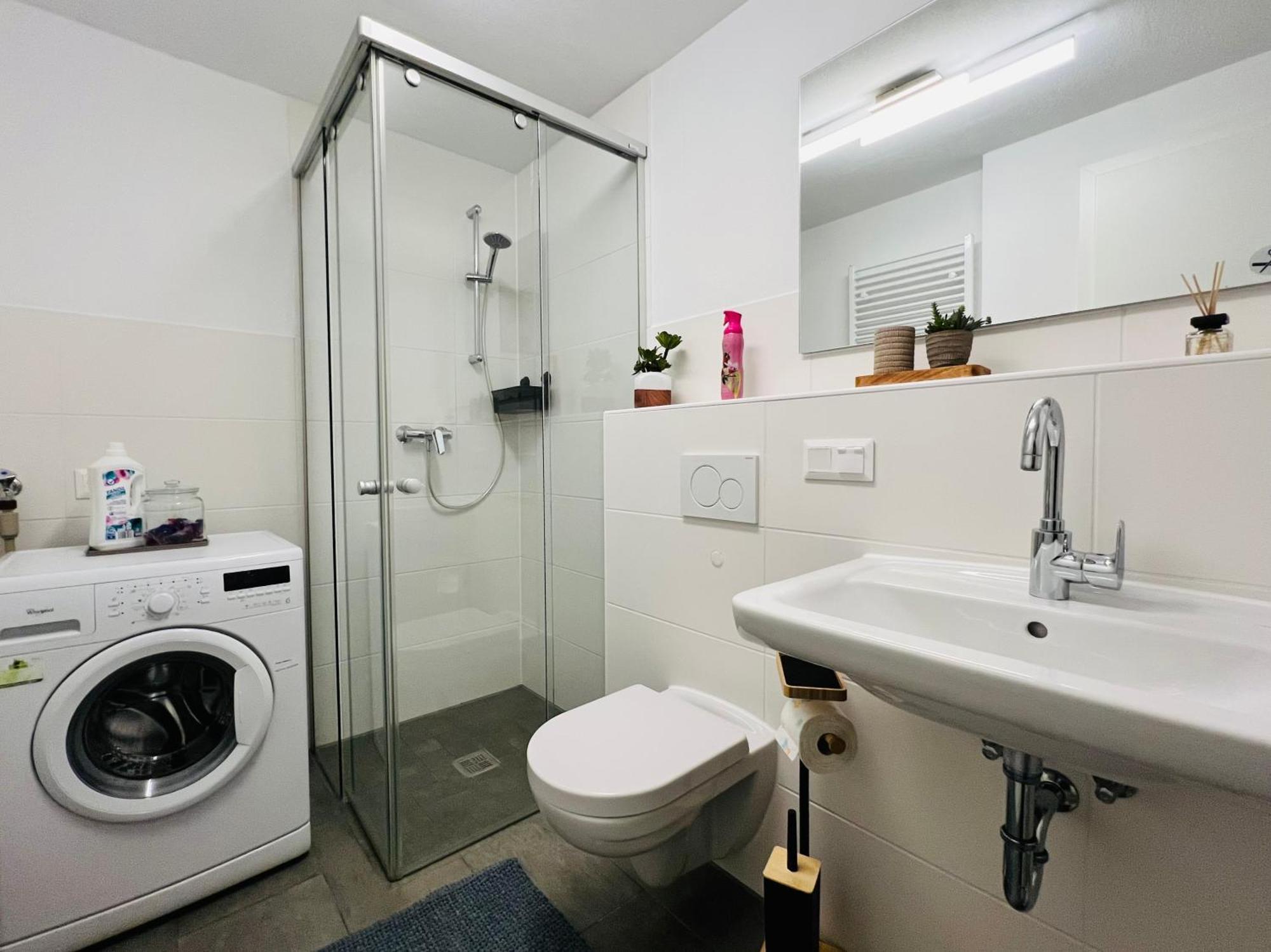 Stylish Apartment Naehe Hbf-Tiefgarage-Lift Hannover Ngoại thất bức ảnh